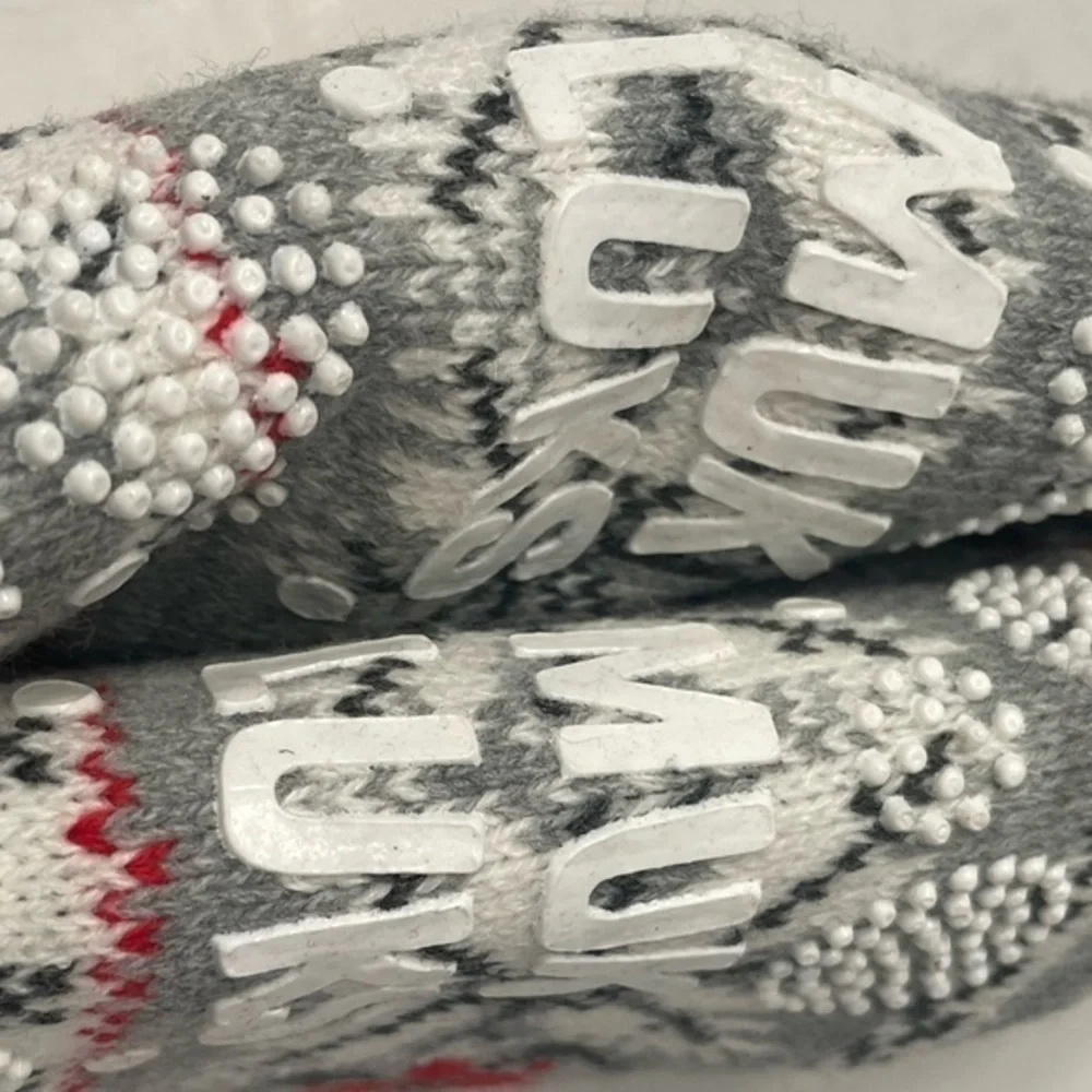 NWT Muk Luks Women Cabin Socks Snow Flake Pattern One Size Fits Most